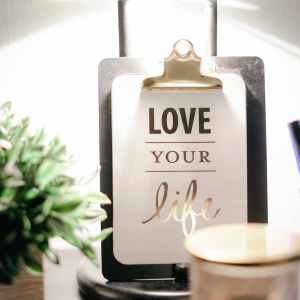 love your life clipboard decor
